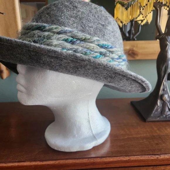Fedora Type Wool Hat - Picture 3 of 3